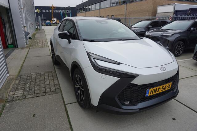 Toyota C-HR 2.0 Plug-in Hybrid 220 Dynamic |Navi|Carplay|PDC V+A|Dodehoek|E.a.klep|Stoel en stuur verw.|Camera|Bi-Tone|