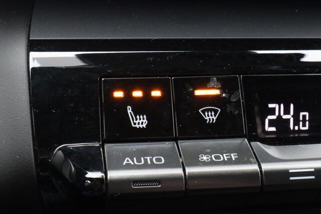 Toyota C-HR 1.8 Hybrid 140 Dynamic Electr a-klep | Dodehoek | Stuur en stoel