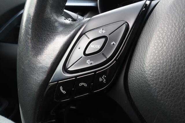 Toyota C-HR 2.0 Hybrid Bi-Tone Apple CarPlay | Treeplanken | Stuur-Stoelverw