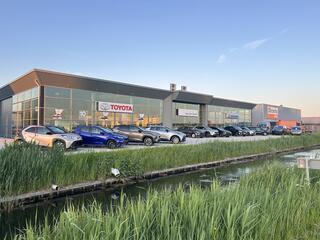 toyota-c-hr-1.8-hybrid-premium