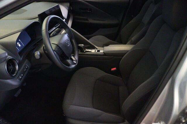 Toyota C-HR 1.8 Hybrid 140 Team Player | TWO-TONE | CAMERA + PDC | VRUIT/STUUR/STOELVERW | ADAP CRUISE | LANE-ASSIST / WARNING |