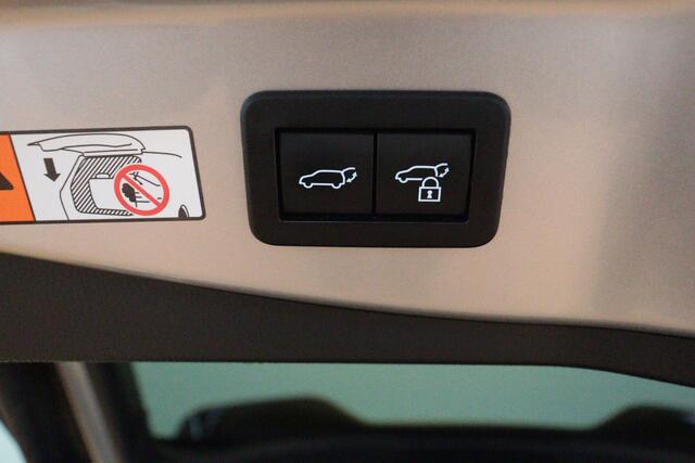 Toyota C-HR 1.8 Hybrid 140 Team Player | TWO-TONE | CAMERA + PDC | VRUIT/STUUR/STOELVERW | ADAP CRUISE | LANE-ASSIST / WARNING |