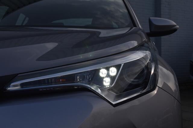 Toyota C-HR 1.8 Hybrid Dynamic Limeted Automaat 122pk | Cruise control | Trekhaak | Achteruitrijcamera | Dealer onderhouden |