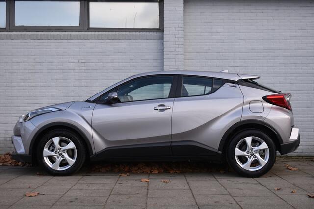 Toyota C-HR 1.8 Hybrid Dynamic Limeted Automaat 122pk | Cruise control | Trekhaak | Achteruitrijcamera | Dealer onderhouden |