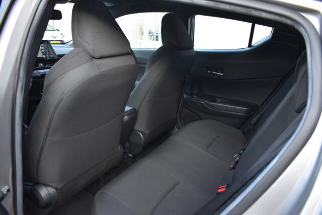 Toyota C-HR 1.8 Hybrid Dynamic Limeted Automaat 122pk | Cruise control | Trekhaak | Achteruitrijcamera | Dealer onderhouden |