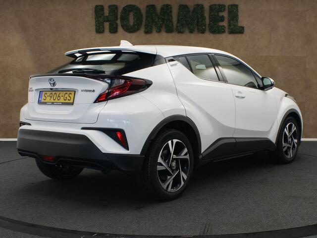 Toyota C-HR 1.8 Hybrid Dynamic - ORIGINEEL NEDERLANDSE AUTO - PARKEERSENSOREN VOOR EN ACHTER - DODEHOEK DETECTIE - ACHTERUITRIJ CAMERA - KEYLESS ENRTY & START - NAVIGATIE - APPLE CARPLAY/ ANDROID AUTO