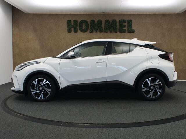 Toyota C-HR 1.8 Hybrid Dynamic - ORIGINEEL NEDERLANDSE AUTO - PARKEERSENSOREN VOOR EN ACHTER - DODEHOEK DETECTIE - ACHTERUITRIJ CAMERA - KEYLESS ENRTY & START - NAVIGATIE - APPLE CARPLAY/ ANDROID AUTO