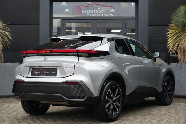Toyota C-HR 2.0 Plug-in Hybrid 220 Dynamic 223pk Stoelverwarming/Camera/AppleCarplay