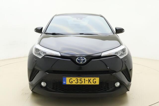 Toyota C-HR 1.8 Hybrid Executive | Navigatie | Climate Control | Stoelverwarming | Verwarmde voorruit | Verwarmd stuurwiel | Afneembare trekhaak | Camera | Keyless Entry & Start | Lederen bekleding