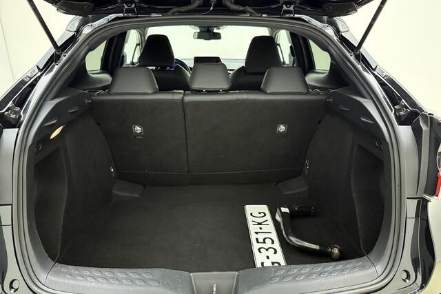 Toyota C-HR 1.8 Hybrid Executive | Navigatie | Climate Control | Stoelverwarming | Verwarmde voorruit | Verwarmd stuurwiel | Afneembare trekhaak | Camera | Keyless Entry & Start | Lederen bekleding