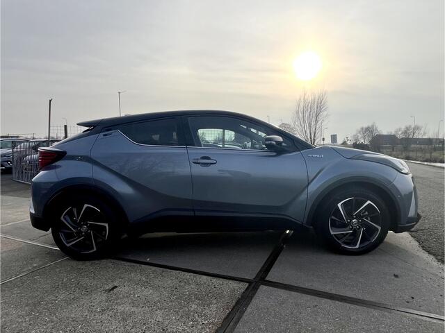 Toyota C-HR 2.0 Hybrid Bi-Tone