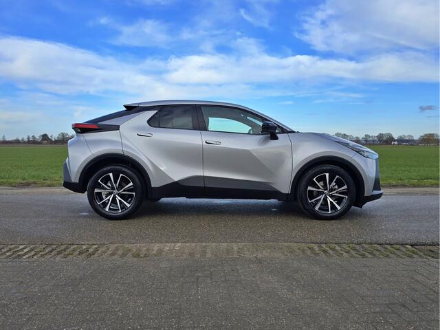 Toyota C-HR 1.8 Hybrid 140 Dynamic - 140 Pk - Euro 6 - (Nw Model) ParkeerCamera - AppleCarplay AndroidAuto