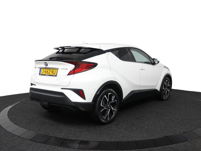Toyota C-HR 1.8 Hybrid First Edition | Apple Carplay/Android Auto | Parkeer sensoren | Navigatie | Stoelverwarming |