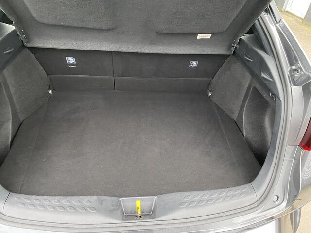 Toyota C-HR 1.8 Hybrid Active Cruise control, airconditioning, achteruitrij camera, nette auto, keyless, navigatie Apple CarPlay/Android Auto