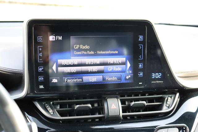 Toyota C-HR 1.8 Hybrid Premium, Trekhaak, BSM, JBL, Stoelverwarming, Stuurverwarming, Parkeersensoren.