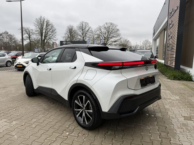 Toyota C-HR 1.8 Hybrid 140 Bi-Tone | Elek. achterklep | Stuur/stoelverwarm.