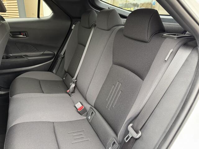 Toyota C-HR 1.8 Hybrid 140 Bi-Tone | Elek. achterklep | Stuur/stoelverwarm.