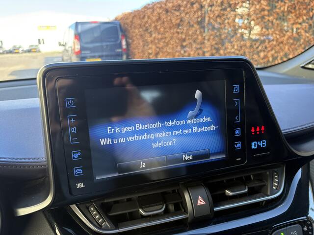 Toyota C-HR 1.8 Hybrid Bi-Tone Plus / AUTOMAAT / LEER / NAVI / 122dkm! NAP! / 1E EIGENAAR