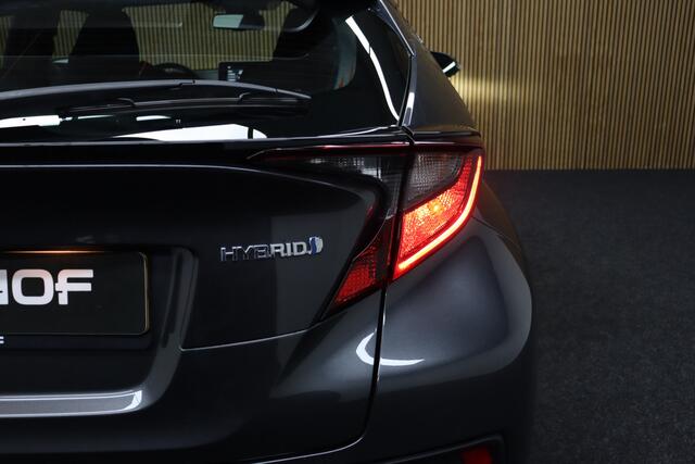 Toyota C-HR 1.8 Hybrid Active | Adaptive-cruise | Afneembare Trekhaak | Camera | Clima | Apple Carplay & Android Auto | Navigatie | Keyless | LM Velgen | Stoelverwarming