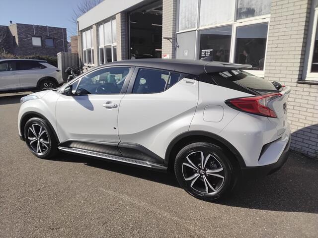 Toyota C-HR 1.2 Dynamic, two tone ,tree planken,eertse eigenaar