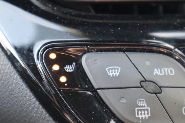 Toyota C-HR 1.8 Hybrid Dynamic Blindspot | Trekhaak | JBL | Parkeersensoren