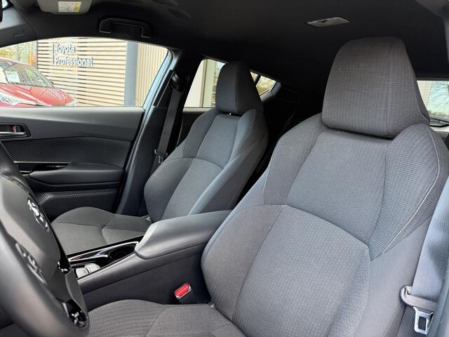 Toyota C-HR 1.8 Hybrid Dynamic | Trekhaak | All Seasons | Stoelverwarming