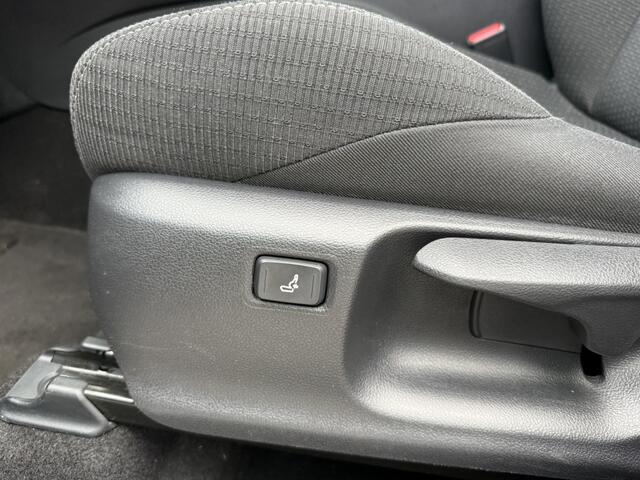 Toyota C-HR 1.8 Hybrid Dynamic | Trekhaak | All Seasons | Stoelverwarming