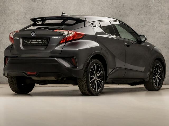 Toyota C-HR 1.8 Hybrid Sport Automaat (NAVIGATIE, CAMERA, STOELVERWARMING, GETINT GLAS, SPORTSTOELEN, XENON, ADAPTIVE CRUISE, ZWART HEMEL, NIEUWSTAAT)