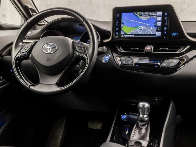 Toyota C-HR 1.8 Hybrid Sport Automaat (NAVIGATIE, CAMERA, STOELVERWARMING, GETINT GLAS, SPORTSTOELEN, XENON, ADAPTIVE CRUISE, ZWART HEMEL, NIEUWSTAAT)