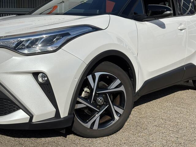 Toyota C-HR 1.8 Hybrid Executive / Bi-tone / Parelmoer / Applecarplay/Android Auto / Allseason Banden /