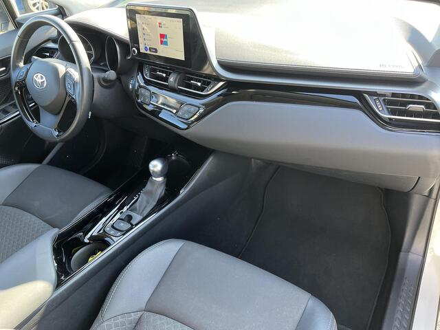 Toyota C-HR 1.8 Hybrid Dynamic | Trekhaak | Parkeersensoren | Carplay | Keyless entry |