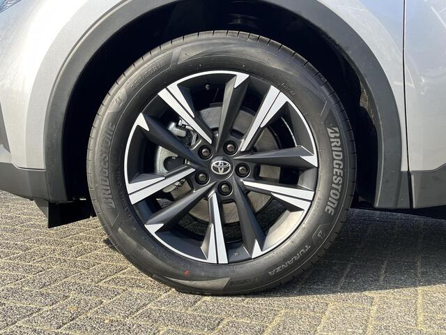 Toyota C-HR 2.0 Plug-in Hybrid 220 Dynamic | Shimmering silver metallic | Nieuw uit voorraad leverbaar |