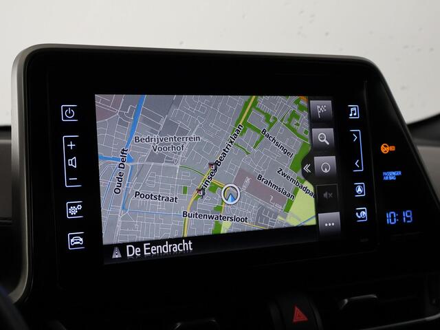 Toyota C-HR 1.2 Executive | Navigatie | Cruise Control | Stoelverwarming | Parkeersensoren Voor en Achter |