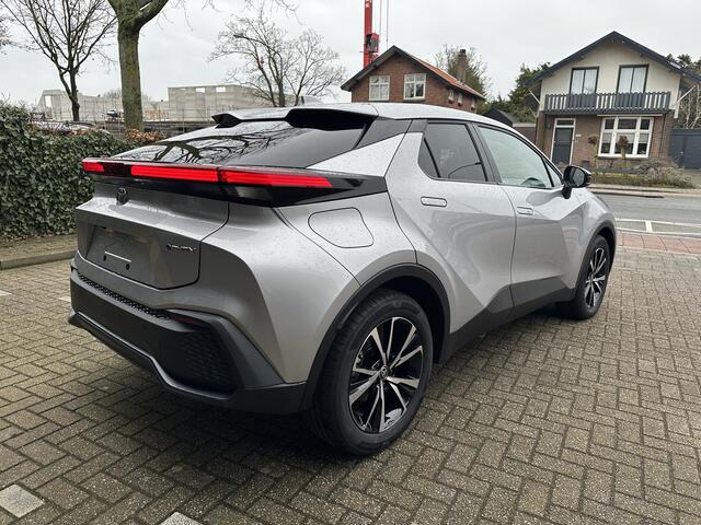 Toyota C-HR 2.0 Plug-in Hybrid 220 Dynamic Toyota navigatie / Apple Carplay / Android Auto / parkeersensoren voor en achter / adaptive cruise control / stoel- en stuurwielverwarming / parkeercamera / Toyota 10 jaar garantie programma / Toyota Pechhulppas / rijklaarpr