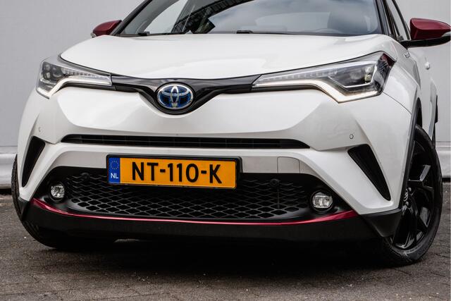 Toyota C-HR 1.8 Hybrid Bi-Tone Plus Trekhaak/ Lederen int./ Stuur+stoelverwarming/ Camera/ Blindspot/ JBL audio