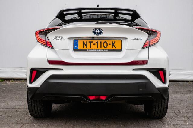Toyota C-HR 1.8 Hybrid Bi-Tone Plus Trekhaak/ Lederen int./ Stuur+stoelverwarming/ Camera/ Blindspot/ JBL audio