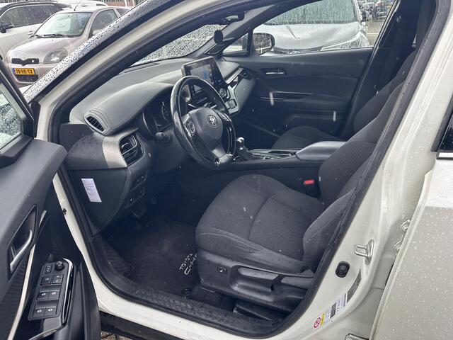 Toyota C-HR 1.8 Hybrid Style Ultimate lichtmetalen velgen 18" , Parkeersensoren voor - achter , Parkeerhulp ,navigatiesysteem full map , Stoelverwarming