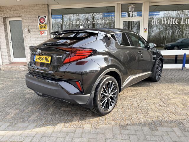 Toyota C-HR 1.8 Hybrid Executive 23.000 K.M. Verw.+in hoogte verst.b. stoelen/Leder stuur+bekl.//Navi Full M./Achteruitrij cam./Park.sens. v+a/Keyless entry+start/Dodehoek detect./Adapt. kopl.+cruisecontr./Audio instal. Premium/18 Inch