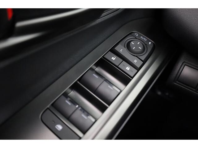 Toyota C-HR First Edition 77 kWh | Apple Carplay & Android Auto | Parkeercamera | * | Direct leverbaar |