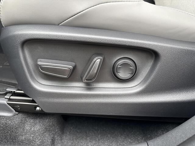 Toyota C-HR Executive AWD 77 kWh **MINERAL METALIC/ NIEUWE AUTO/ DIRECT LEVERBAAR**