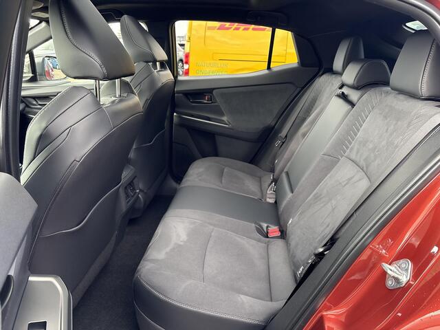 Toyota C-HR Executive AWD 77 kWh **METAL OXIDE/ NIEUWE AUTO/ DIRECT LEVERBAAR**