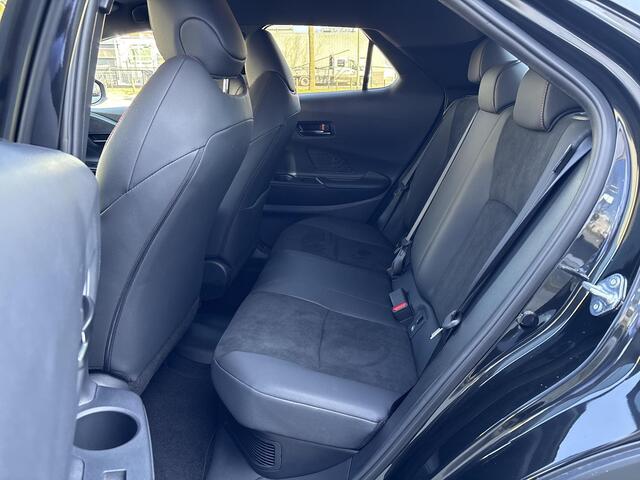 Toyota C-HR 2.0 Plug-in Hybrid 220 Black Edition **NIEUWE AUTO/ DIRECT LEVERBAAR**