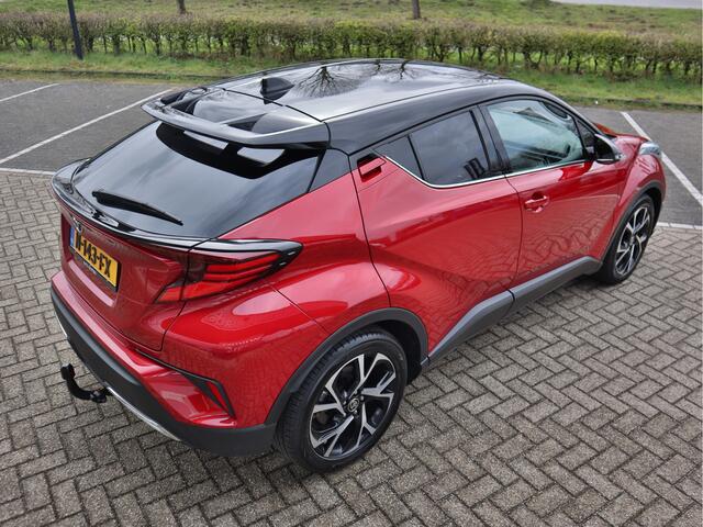 Toyota C-HR 2.0 Hybrid Business Plus Bi-Tone | Navigatie | Camera | Stoelverwarming | Afneembare Trekhaak | Cruise Control |