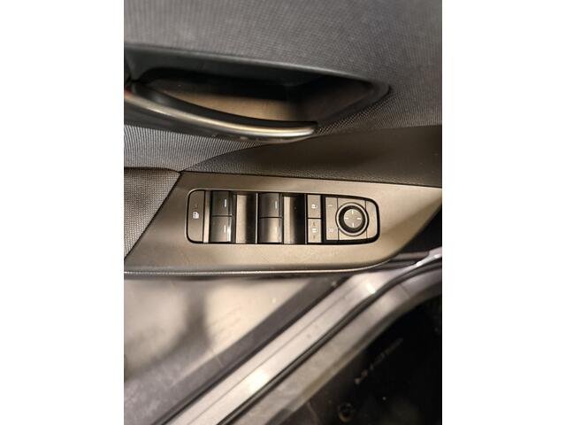 Toyota C-HR 1.8 Hybrid 140 Active | BSM |