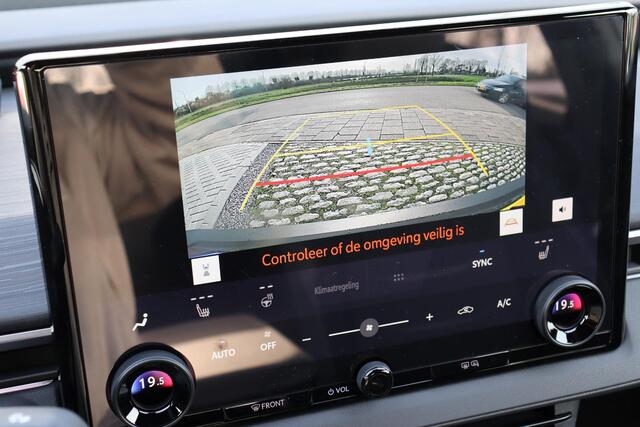 Toyota C-HR First Edition 77 kWh, Apple Carplay / Android Auto ,Adaptieve cruise control.