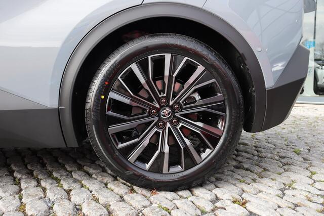 Toyota C-HR Executive AWD 77 kWh, Pano dak, JBL Audio, Apple carplay / Android auto, Adaptieve cruise control.