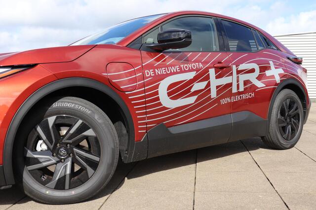 Toyota C-HR First Edition 77 kWh Demovoordeel!, 607 (WLTP), Elec. Achterklep, Sensoren, Camera!