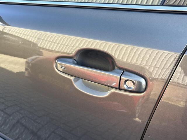 Toyota C-HR 2.0 Hybrid Dynamic **KEYLESS/ ADAPTIEF CRUISE CONTROL/ PARKEERSENSOREN**