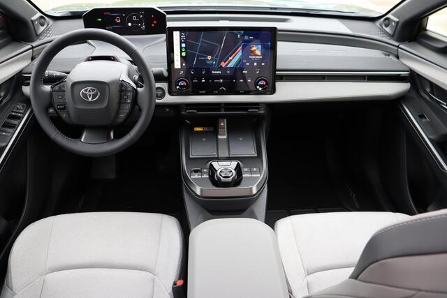 Toyota C-HR Executive AWD 77 kWh, Pano, JBL, 360 Camera, Apple Carplay / Android Auto.