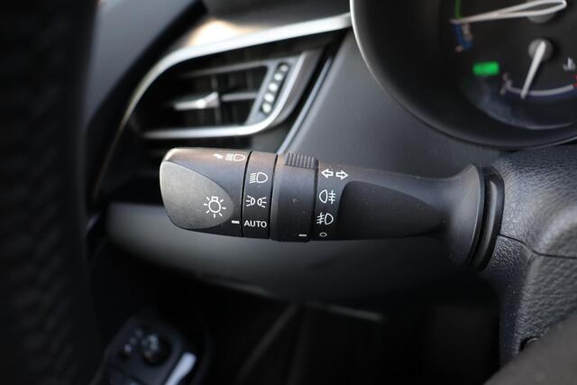 Toyota C-HR 1.8 Hybrid Style Limited, BSM, NAVI, Apple Carplay, Android Auto, Parkeercamera!